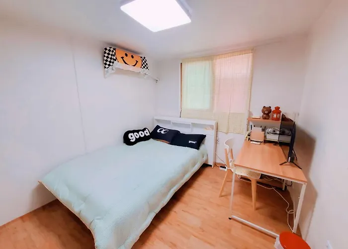 Naru Korea Hostel *